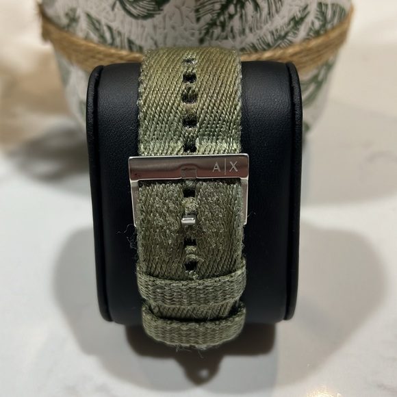 Armani Exchange men’s watch. Military green strap. - Picture 2 of 3